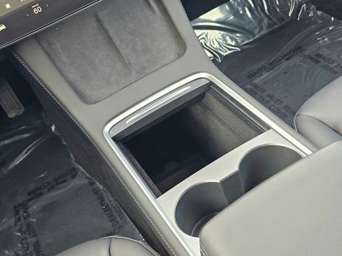 Used 2023 Tesla Model 3 Standard Range image 34