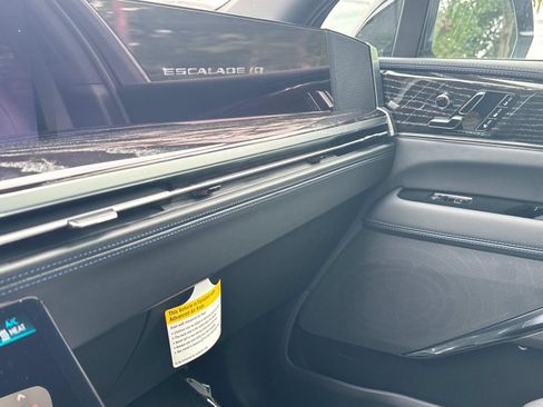New 2026 Cadillac Escalade IQ Luxury 1 w/ LPO, Floor Liner Package image 24