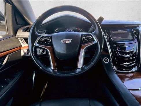 Used 2016 Cadillac Escalade Premium AWD/4WD image 7