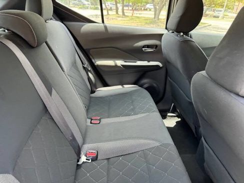 Used 2019 Nissan Kicks SV image 18