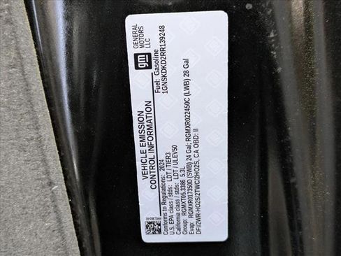 Used 2024 Chevrolet Suburban Z71 w/ Luxury Package image 26