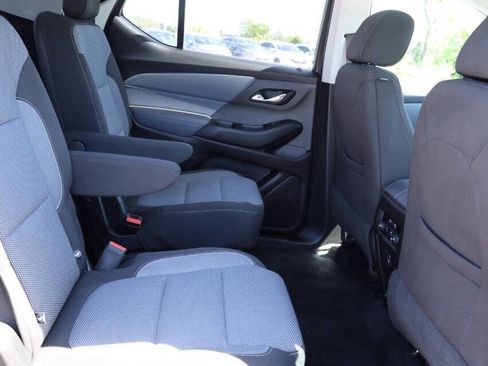 Used 2018 Chevrolet Traverse LT FWD image 16