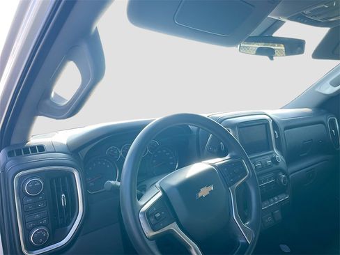 Used 2020 Chevrolet Silverado 1500 LT image 9