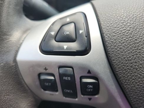 Used 2013 Ford Edge Limited w/ Driver Entry Pkg FWD image 18
