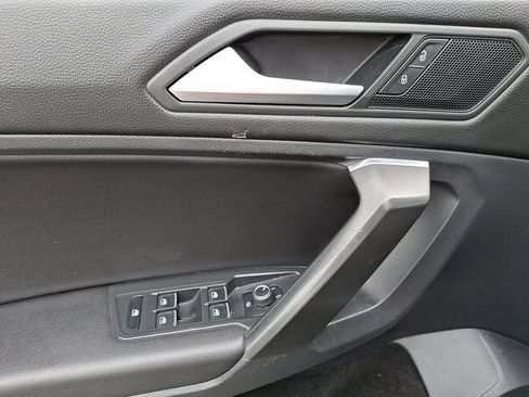 Used 2021 Volkswagen Tiguan SE AWD/4WD image 12