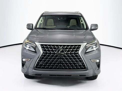 Used 2022 Lexus GX 460 Luxury w/ Accessory Package AWD/4WD image 2