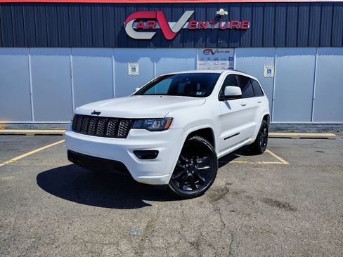 Used 2020 Jeep Grand Cherokee Altitude AWD/4WD image 1