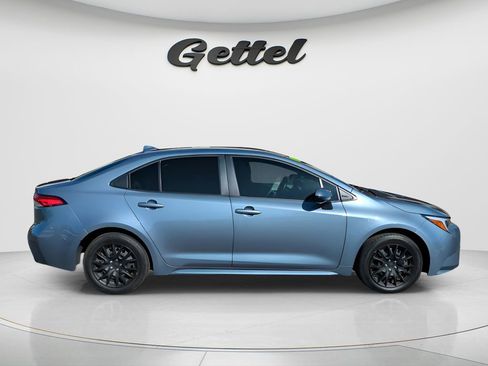 Used 2025 Toyota Corolla LE image 2