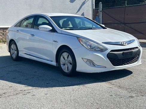 Used 2015 Hyundai Sonata Hybrid image 7