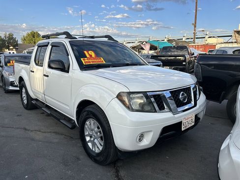 Used 2019 Nissan Frontier SV image 4