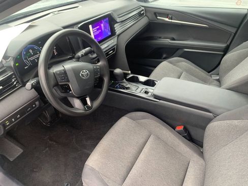 Used 2025 Toyota Camry LE FWD image 11