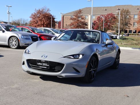 Used 2024 MAZDA MX-5 Miata RF Grand Touring image 11