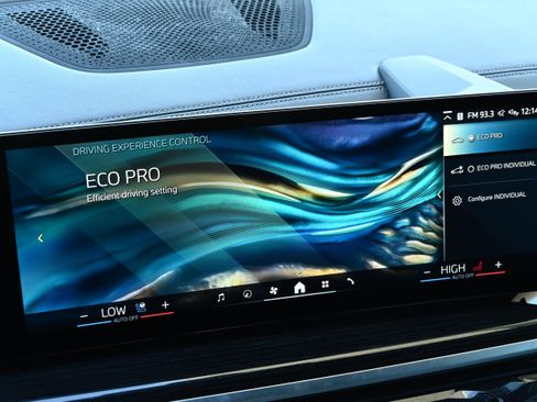 Certified 2024 BMW X7 xDrive40i w/ Executive Package image 35