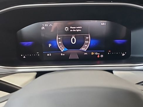 New 2026 Volkswagen Taos SE image 32