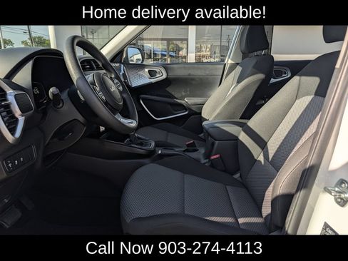 Used 2025 Kia Soul LX w/ LX Technology Package FWD image 26