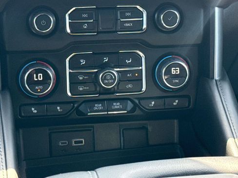 Used 2024 Chevrolet Tahoe LT RWD image 21