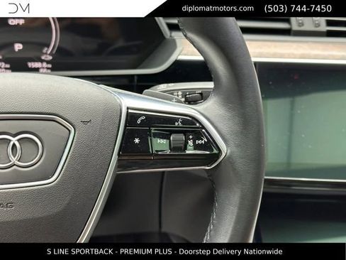 Used 2023 Audi e-tron Premium Plus AWD/4WD image 31