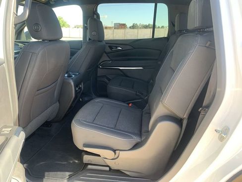 Certified 2025 Chevrolet Traverse LT w/ Midnight/Sport Edition image 24