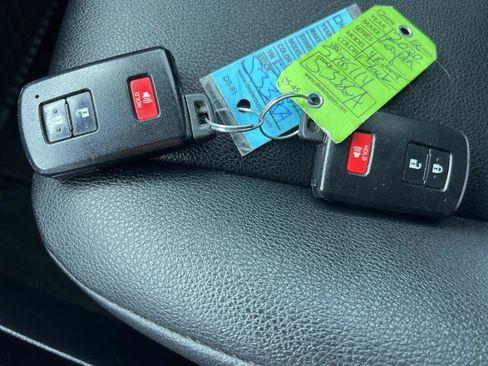 Used 2020 Toyota 4Runner TRD Off-Road Premium image 30