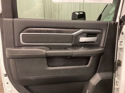 Used 2024 RAM 2500 Big Horn image 32