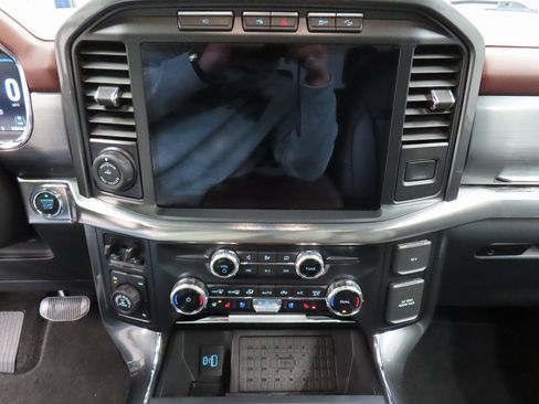 Used 2023 Ford F150 Lariat w/ Equipment Group 502A High image 13