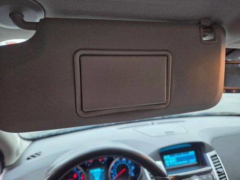 Used 2014 Chevrolet Cruze LT image 18