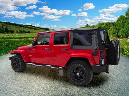 Used 2015 Jeep Wrangler Unlimited Sahara w/ Connectivity Group AWD/4WD image 4