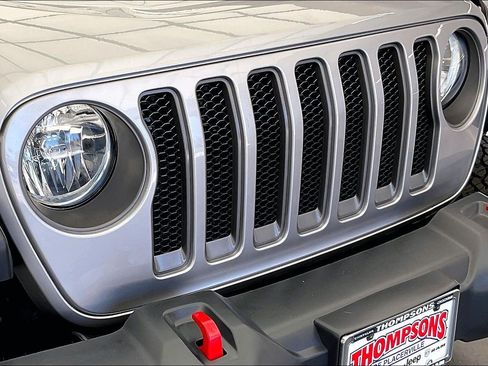 Used 2018 Jeep Wrangler Unlimited Rubicon AWD/4WD image 30