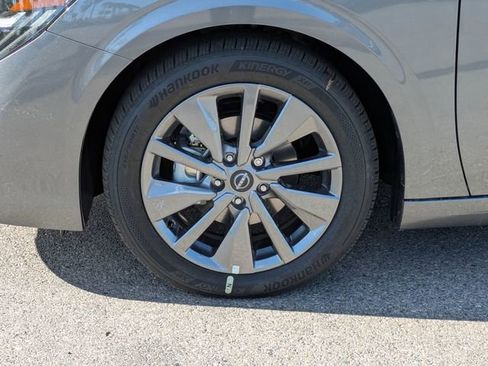 New 2026 Nissan Sentra SL w/ Floor Mat Package FWD image 4
