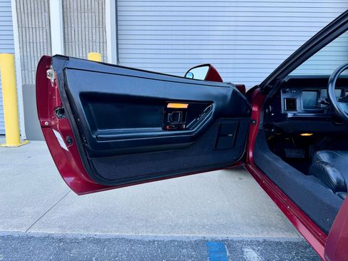 Used 1989 Chevrolet Corvette Coupe image 36