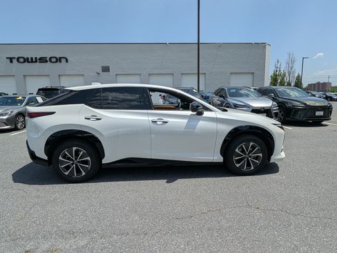 Used 2023 Lexus RZ 450e Premium w/ Technology Package AWD/4WD image 2