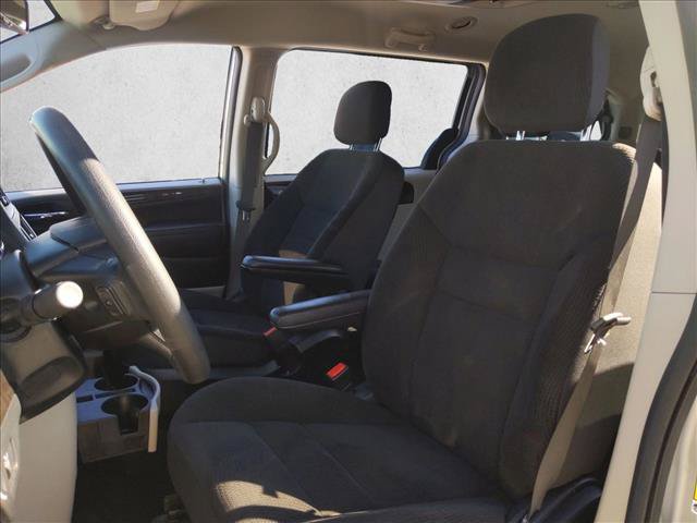 Used 2018 Dodge Grand Caravan SE w/ UConnect Hands-Free Group FWD image 15