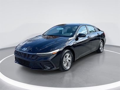 Certified 2025 Hyundai Elantra SE