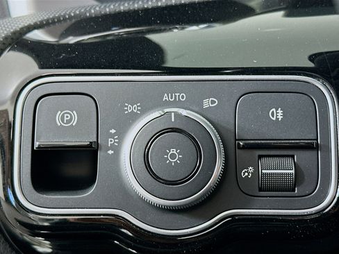 Used 2025 Mercedes-Benz CLA 250 image 17