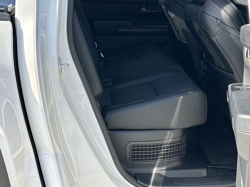 Used 2025 Toyota Tacoma TRD Off-Road w/ TRD Off Road Premium Package image 15