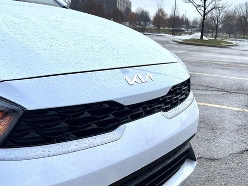 Used 2023 Kia Forte LXS image 11