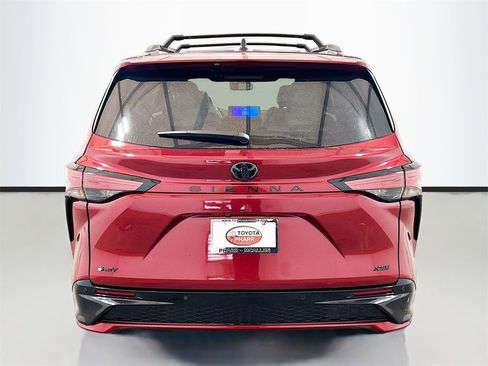 New 2026 Toyota Sienna XSE image 5