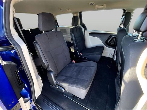Used 2018 Dodge Grand Caravan SE w/ UConnect Hands-Free Group FWD image 27