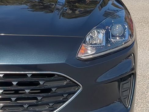 Used 2022 Ford Escape SE w/ SE Sport Appearance Package image 18