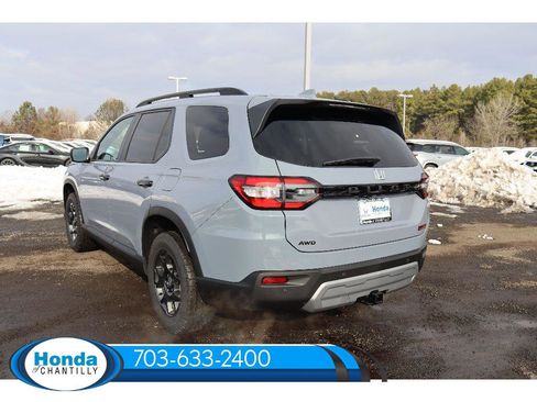 New 2025 Honda Pilot TrailSport image 5