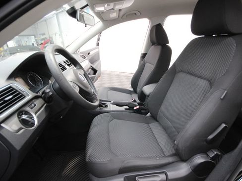 Used 2013 Volkswagen Passat 2.5 S FWD image 11