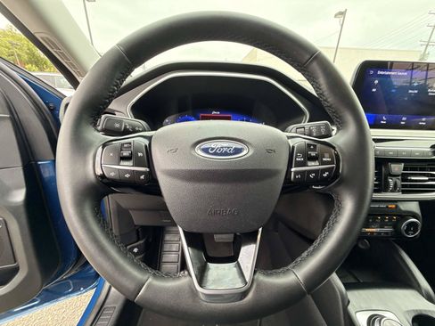 Used 2022 Ford Escape SEL w/ Technology Package AWD/4WD image 9