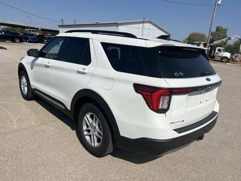 New 2025 Ford Explorer Active w/ Active Comfort Package image 6