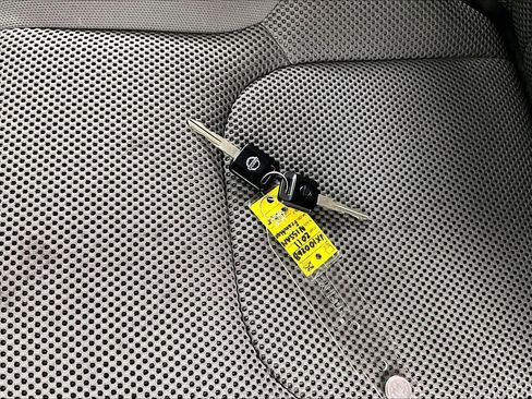 Used 2011 Nissan Frontier S image 36