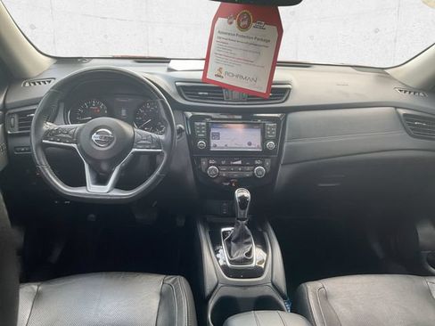Used 2017 Nissan Rogue SL FWD image 12
