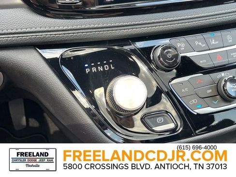 New 2025 Chrysler Pacifica Select image 14