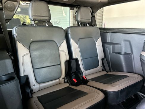 Used 2022 Ford Bronco Wildtrak image 39