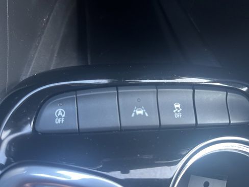 Used 2022 Buick Encore GX Select image 19