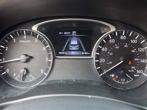 Used 2018 Nissan Pathfinder SV AWD/4WD image 13
