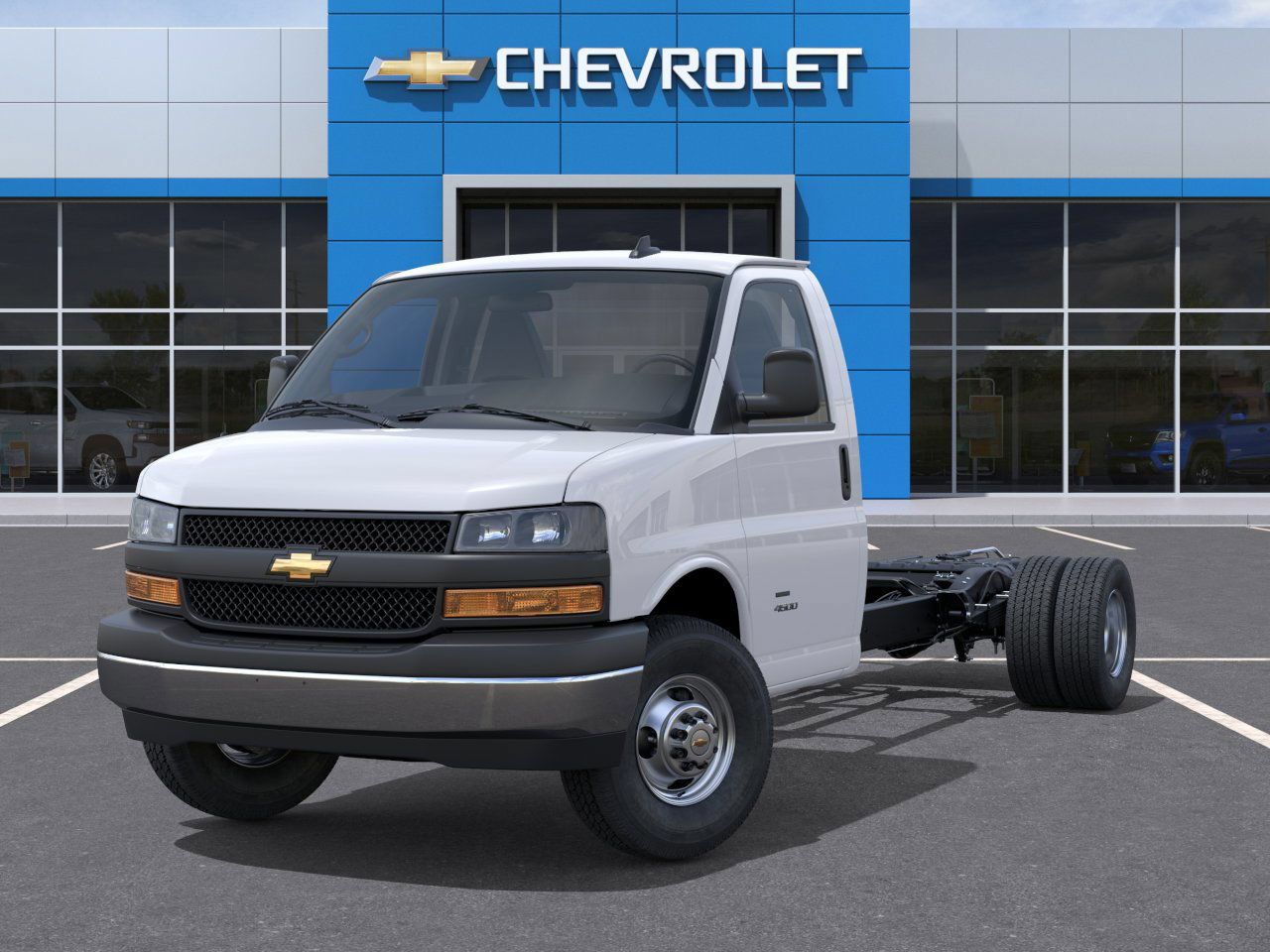 New 2025 Chevrolet Express 4500 w/ Power Convenience Package RWD image 24